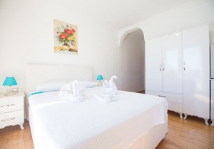 Ideal 6 Bedroom Villa for Large Families/Groups, with Large Infinity Pool & View