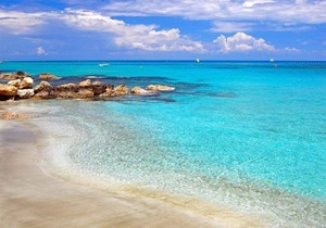 Imagine Your Family Renting a Luxury Holiday Villa Close to Sotira’ Main Attractions