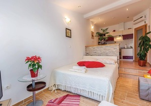 In a family house, in the small village of Hreljin and not far from the Crikvenica Riviera, are loca