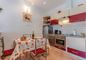 In a family house, in the small village of Hreljin and not far from the Crikvenica Riviera, are loca