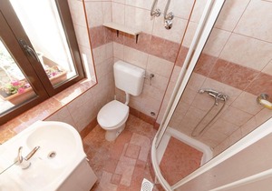 In a family house, in the small village of Hreljin and not far from the Crikvenica Riviera, are loca