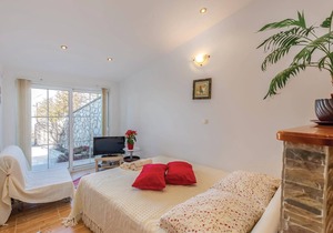 In a family house, in the small village of Hreljin and not far from the Crikvenica Riviera, are loca