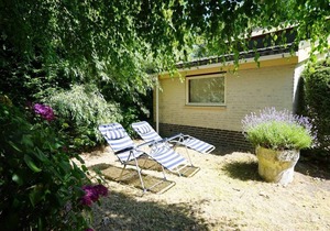 In the green, quiet Prinsenhof park you will find this idyllic holiday home in the middle of nature.