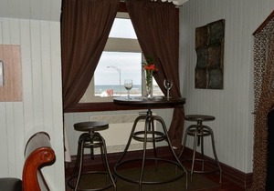 In the heart of Matane, the Bruine Océane Inn is a little gem ready to welcome y