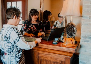 In the heart of Matane, the Bruine Océane Inn is a little gem ready to welcome y