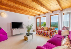 In the interior of Istria, on the gentle green slopes of the small village of Krbuni, you will find