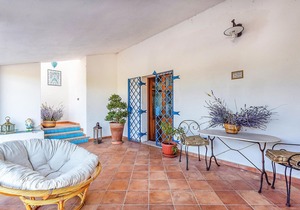 Independent vacation home located in Oliena (Nuoro province) at the foot of Monte Corrasi, surrounde