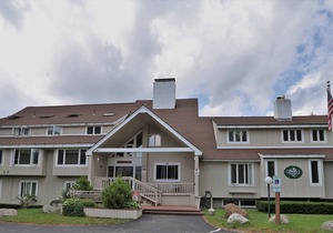 Inns of Waterville Valley Loft Unit with passes to Athletic Club (406)