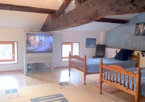 Inviting 6-Bed Farmhouse