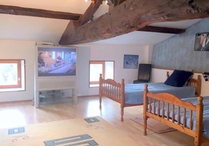 Inviting 6-Bed Farmhouse