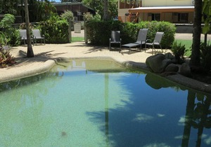 Island View Unit 3 - Lovely with spectacular water views, across the road from Geoffrey Bay Beach
