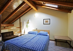 Tastefully furnished apartment in quiet and sunny view