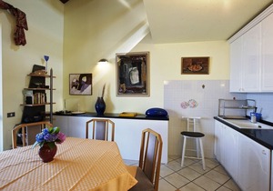 Tastefully furnished apartment in quiet and sunny view