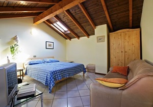 Tastefully furnished apartment in quiet and sunny view