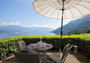 Tastefully furnished apartment in quiet and sunny view