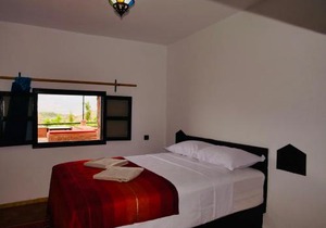 Jolie petite maison vue sur lac