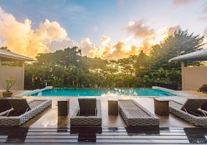 Jungle Canopy Suite w/Private Veranda, Infinity Pool, WiFi, & Stunning Views