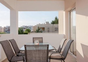 Just renovated beautiful 2 bed apartment in Paphos 5 min drive to the beach