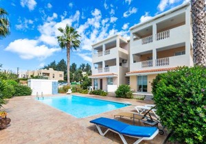 Just renovated beautiful 2 bed apartment in Paphos 5 min drive to the beach