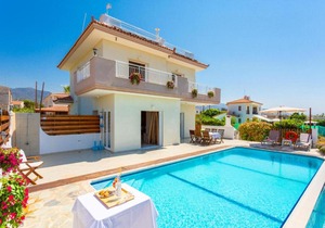 Kalisto Beach Villa