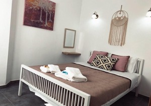 Katsikantaris City Center Home with A/C #5