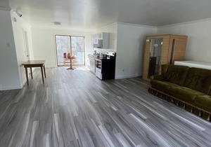 Kitchenette queen room in beautiful Radium Hot Springs
