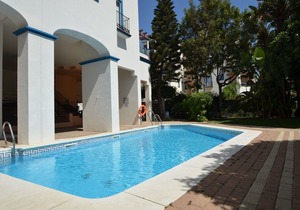LA Marina 3, 8 - One Bedroom Apartment, Sleeps 3