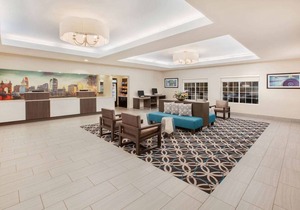 La Quinta Inn & Suites by Wyndham Cincinnati Airpt Florence