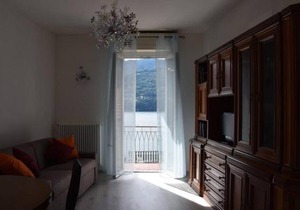 La Resilienza, apartment with view, Carate Urio