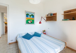 LA VILLETTA: One step into the blue! BEACH-FRONT, 5 mins from the centre