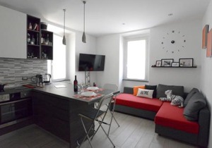 LaCasetta Como Lakeview Terrace renovated apartment