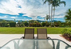 Lagoon Beachfront Lodge 003 on Hamilton Island by HamoRent