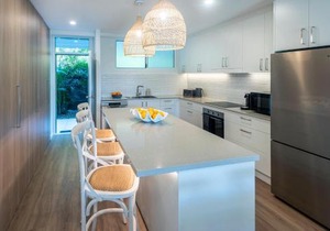 Lagoon Beachfront Lodge 006 on Hamilton Island by HamoRent
