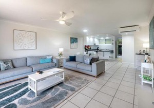 Lagoon Beachfront Lodge 005 on Hamilton Island by HamoRent
