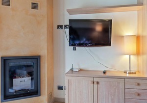 Lake-view Holiday Home in Scanno with Garden and Fireplace