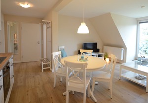 Lake view, lake access, W-Lan, Baltic Sea 12 km, sauna barrel, large garden, quiet, modern