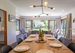 Lakes Retreat - Queenstown Holiday Home, ARROWTOWN