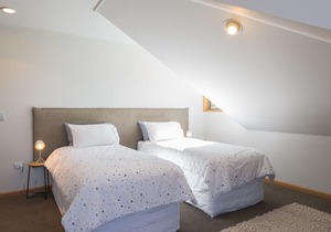 Lakes Retreat - Queenstown Holiday Home, ARROWTOWN