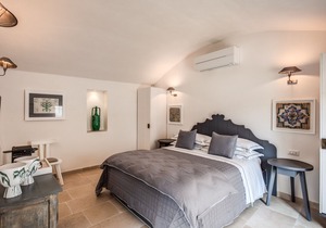 Lamia del Riccio: a typical Apulian residence.