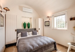 Lamia del Riccio: a typical Apulian residence.
