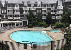 Large 1 Bedroom with Den. Second floor overlooking pool.