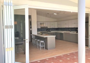 Large 5BR House, Pool, A/C, Solar/Tesla Batteries, 5 Min Walk to Dorado Beach!