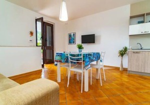 Large apartment by the sea 3