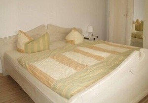 large apartment, quiet location, 5 minutes to the beach