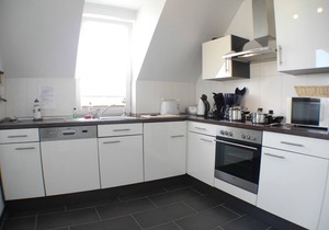 Large, bright penthouse with video on demand, WiFi, 2 roof terraces, ECARF