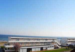 Large, bright penthouse with video on demand, WiFi, 2 roof terraces, ECARF
