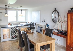 Large cottage with space for a family.