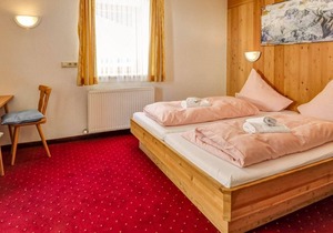 large holiday apartment in Längenfeld near the ski area