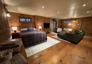 Laurentian Lakeside Cottage 53, 4-season, 3 bedroom 2 bath cottage sleeps 8