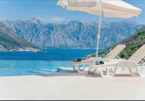 Lavander Bay - 2 bedroom apartment with pool